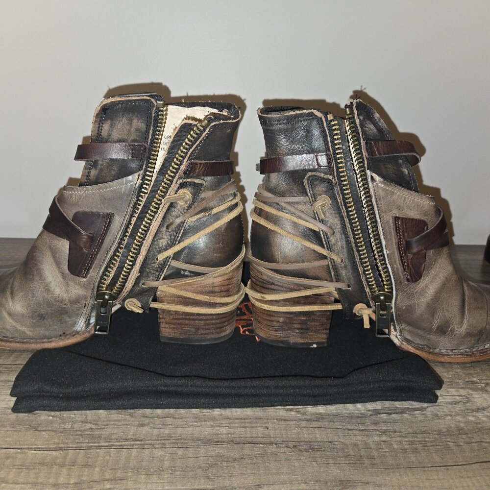 🦅 Freebird Distressed Grey Leather Buckle Boots Size 10 🦅 - Picture 6 of 10